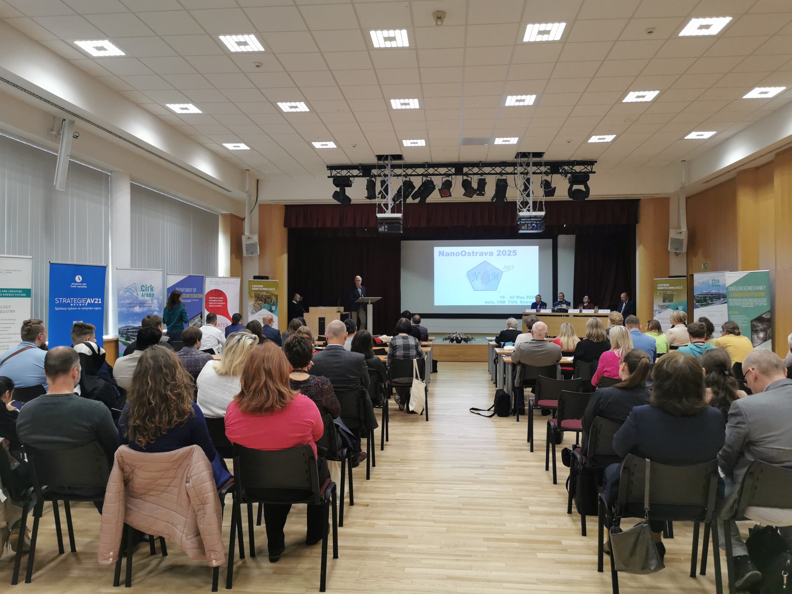 NanoOstrava 2025: Ústav geoniky AV ČR opět součástí mezinárodní vědecké konference