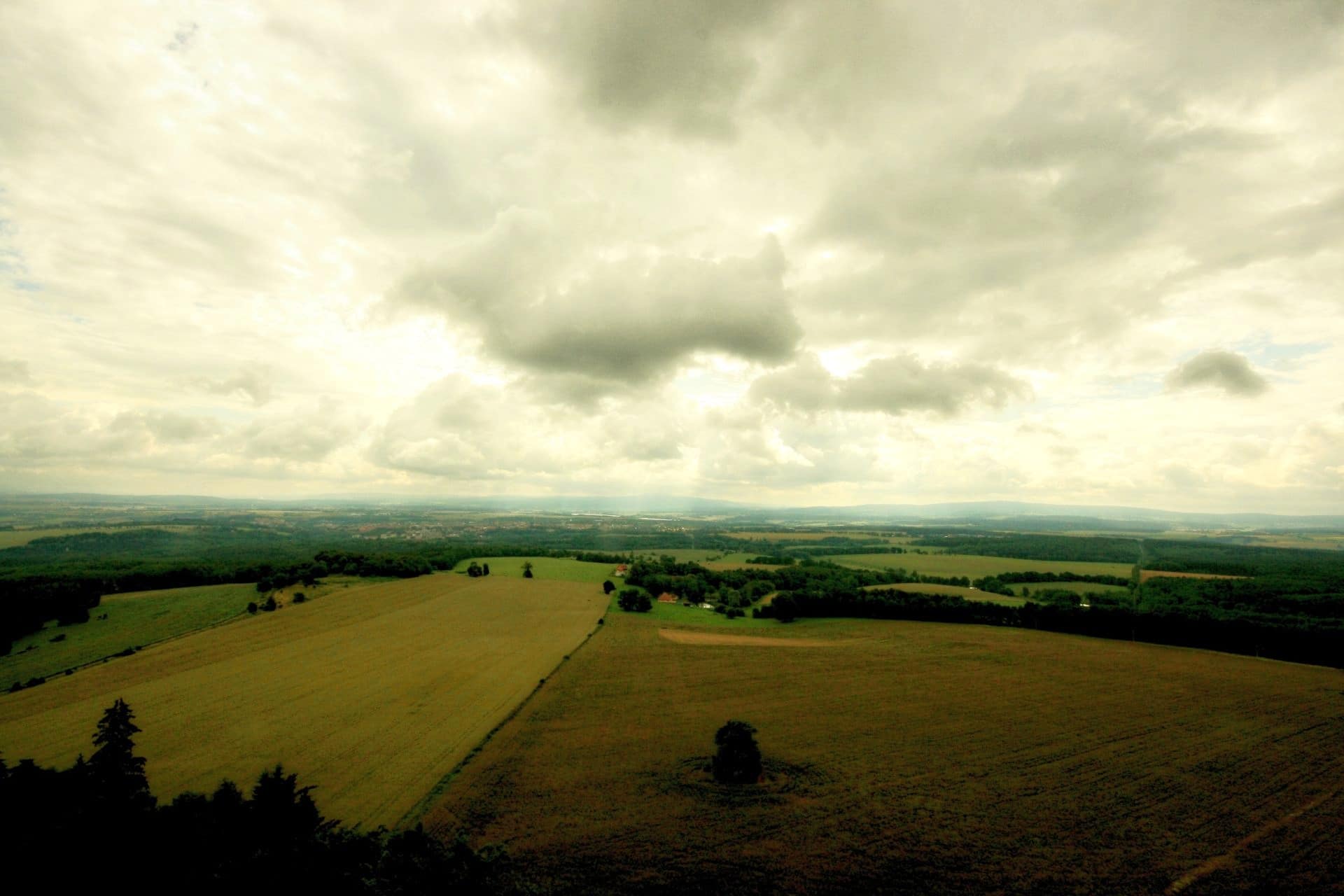 POZVÁNKA NA PŘEDNÁŠKY u příležitosti 40. výročí od naměření nejsilnějších otřesů na Chebsku